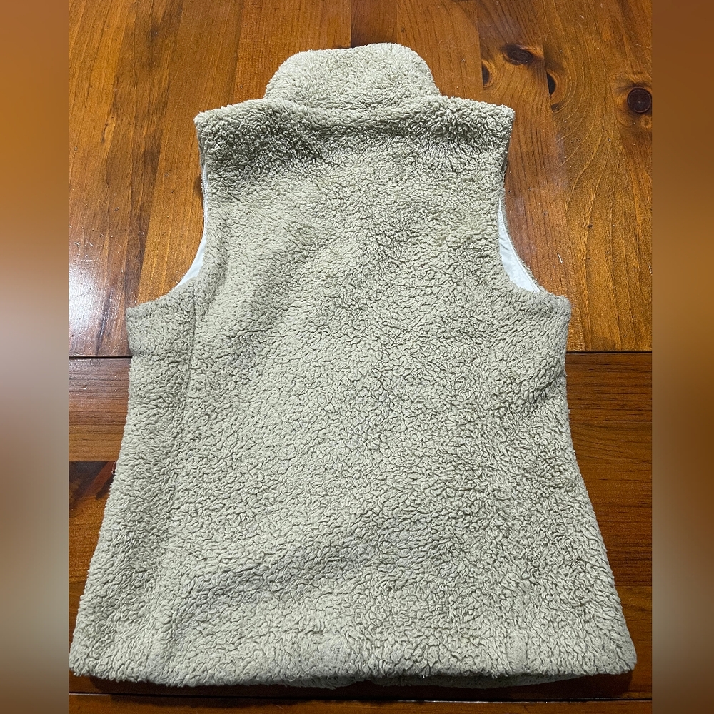 Patagonia Women's Tan Teddy Sherpa Full Zip Fleece Vest Size Small - Picture 2 of 4